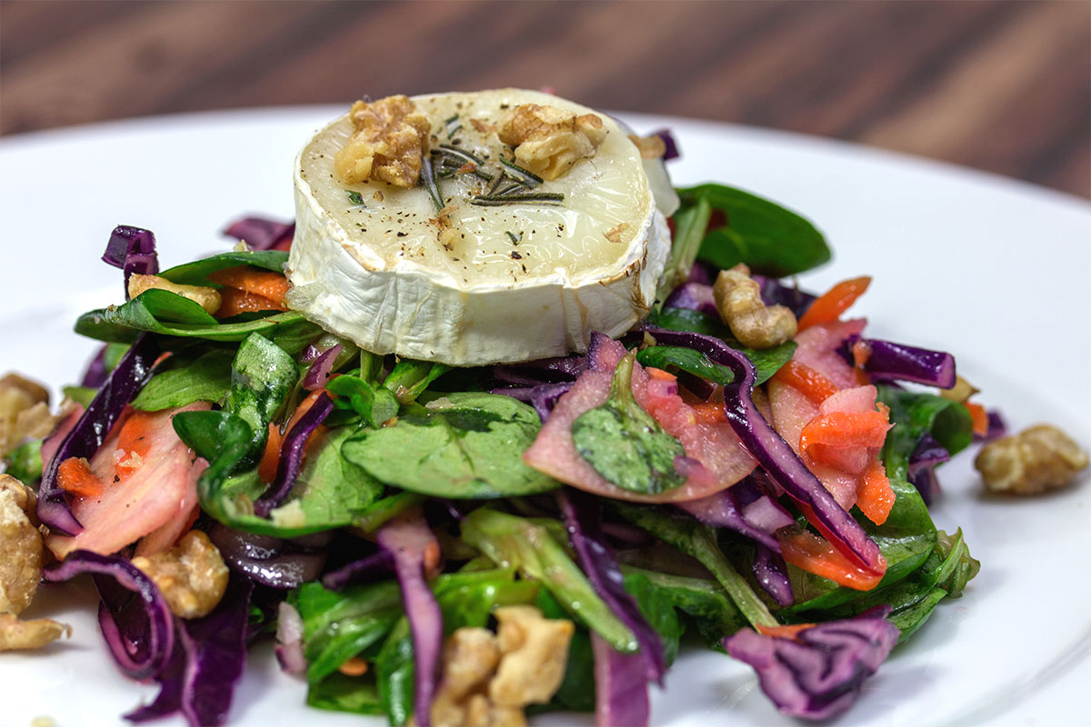 Rezept Wintersalat Mit Rotkohl Apfel Ziegenkase Walnussen