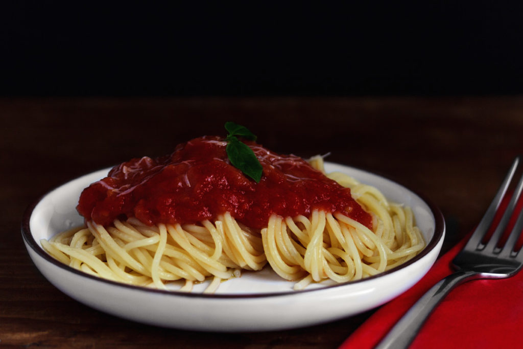 Rezept: Pasta e ceci - Nudeln mit Kichererbsen in Tomatensoße